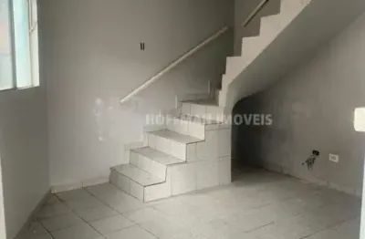 Sobrado de esquina à venda com 03 dormitórios e 01 vaga no bairro cerâmica