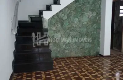 Sobrado à venda com 03 dormitórios e 02 vagas no bairro santa maria