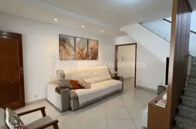 Sobrado com churrasqueira à venda, 03 dormitórios e 02 vagas no bairro cerâmica