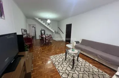 Casa com edícula à venda, 04 dormitórios e 02 vagas no Bairro Osvaldo Cruz