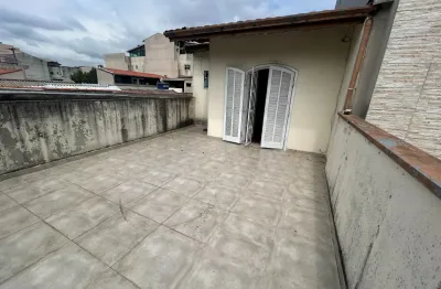 Sobrado à Venda com 5 Quartos e 4 WC's na Vila Pires, Santo André, SP