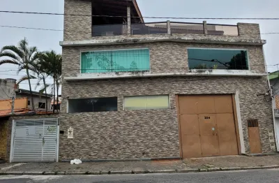 Prédio comercial com salão de 180m² e 2 apartamentos de 220m² todo reformado no parque marajoara