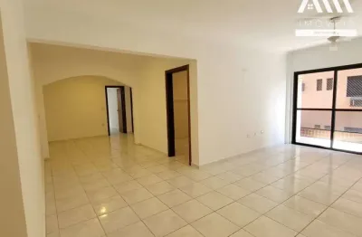 Apartamento com 2 dormitórios sendo 1 suíte a venda no Canto do Forte em Praia Grande.