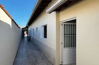 Casa para venda em praia grande, guilhermina, 2 dormitórios, 1 suíte, 2 banheiros, 2 vagas