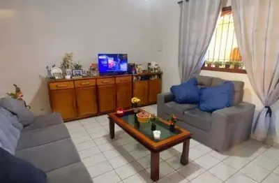 Casa Térrea Geminada com 2 dormitórios, 2 vagas de garagem, bairro Canto do Forte, Praia Grande/SP