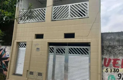 Casa térrea 2 dormitórios + Sobreposta 2 dormitórios com Sacada + Edícula 2 dormitório - Vila Margarida - São Vicente/SP