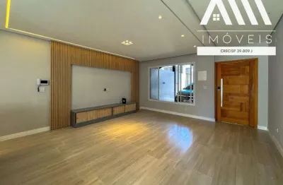 Espaçosa Casa Geminada à Venda no Canto do Forte, Praia Grande