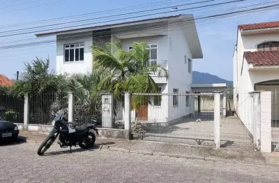 Casa para venda em palhoça, centro, 3 dormitórios, 1 suíte, 2 banheiros, 4 vagas