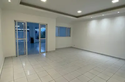 Casa com 3 quartos à venda no Prado, Recife 