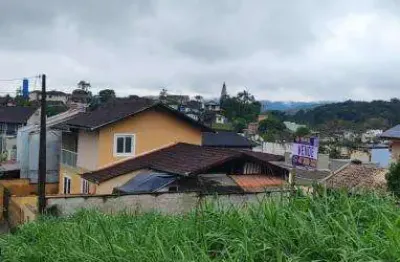Terreno à venda na Rua Walter Schols, Petrópolis, Joinville
