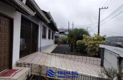 Casa com 3 quartos para alugar na Rua Palmeira das Missões, 481, Boehmerwald, Joinville