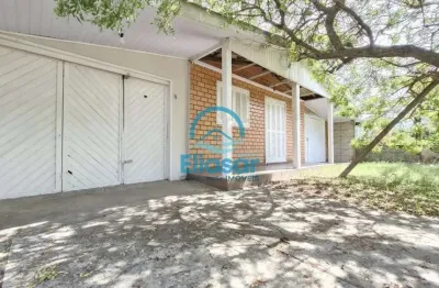 Casa de 03 dormitórios e 01 suíte - próxima da praia