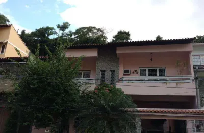 Casa com 4 quartos  à venda, 248 m² por r$ 860.000 - vila valqueire - rio de janeiro/rj