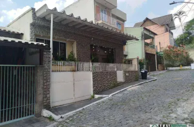 Casa com 3 quartos à venda, 260 m² por R$ 920.000 - Vila Valqueire - Rio de Janeiro/RJ