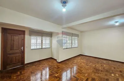 Sobrado à venda 3 dormitórios - 350m do metrô saúde