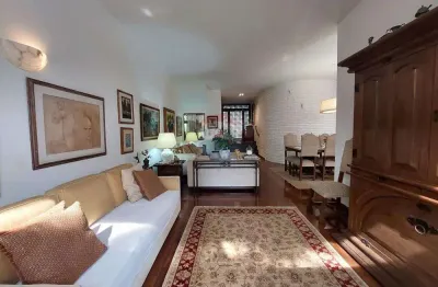 Sobrado para locação em Brooklin Paulista com 4 quartos, sendo 1 suíte, 380m²