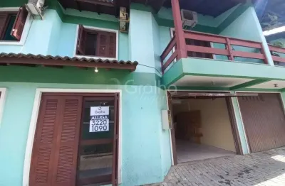 Casa em condomínio fechado com 3 quartos para alugar na rua do marisco, 55, ingleses, florianópolis por r$ 3.500
