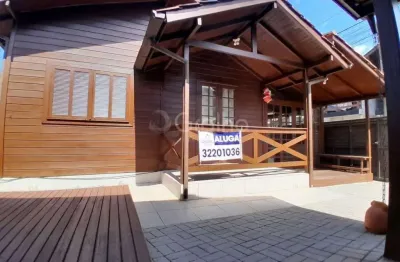 Casa com 3 quartos para alugar na servidão alfredo manoel vieira, 137, morro das pedras, florianópolis por r$ 5.800