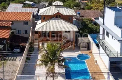 Casa com 3 quartos para alugar na Rua Jardim dos Eucaliptos, 1973, Campeche, Florianópolis por R$ 15.000