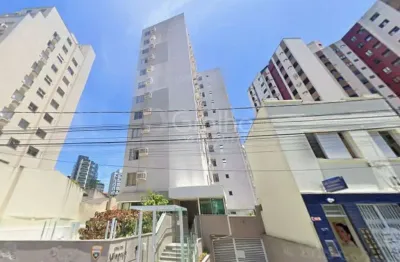 Apartamento com 3 quartos para alugar na Rua General Bittencourt, 565, Centro, Florianópolis por R$ 2.800