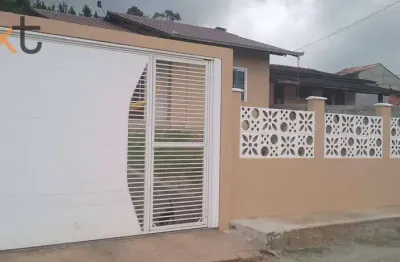 Casa à venda em piçarras – ampla estrutura e área externa perfeita para lazer!