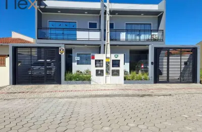 Sobrado geminado com 130,8 m2 de área construída contendo