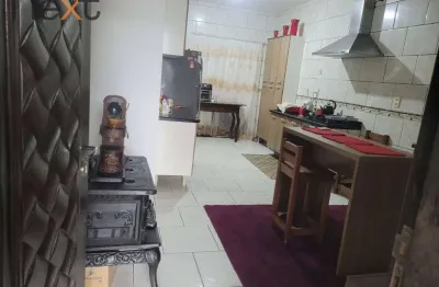 Casa com excelente estrutura em piçarras - espaço, conforto e potencial!