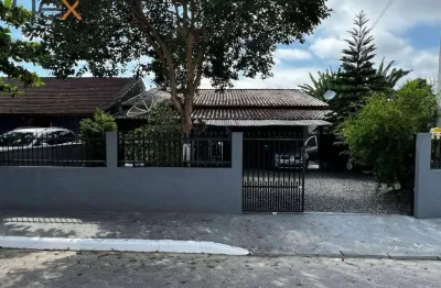 Casa no centro de penha – localização privilegiada!