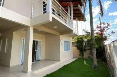 Sobrado espaçoso e reformado no centro de barra velha: 6 quartos, sendo 3 suítes e perto da praia!