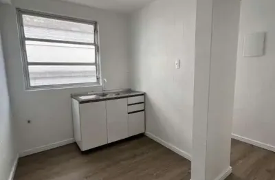 Apartamento no centro com 1 quartos para locação, 50 m²