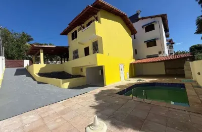 Casa com 4 quartos para alugar na avenida praia de pajussara, s/n, 554, vilas do atlantico, lauro de freitas por r$ 5.000
