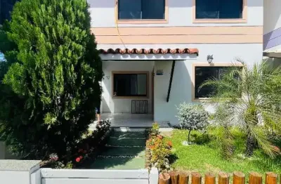 Casa em condomínio fechado com 4 quartos à venda na rua maria dos reis silva, 766, buraquinho, lauro de freitas por r$ 860.000