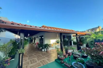 Casa em condomínio fechado com 4 quartos à venda na avenida brigadeiro mário epinghaus, s/n, centro, lauro de freitas por r$ 735.000