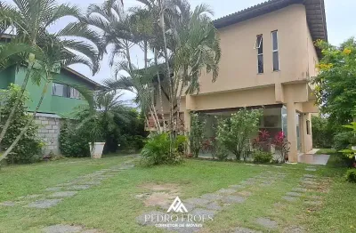 Casa com 3 quartos à venda na Rua Edgar B Franco, 877, Miragem, Lauro de Freitas por R$ 795.000