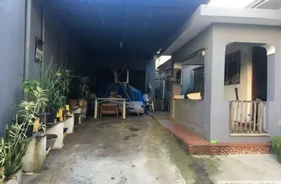 Casa no Tatuapé, com 120m², 3 dormitórios, 5 vagas de garagem.
