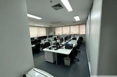 Moema |  Excelente localização, ideal para escritórios e consultórios.  Mobilhado