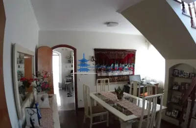 Casa com 3 dormitórios, 5 vagas a venda no bosque da saúde.