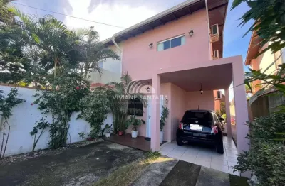 Sobrado para Venda em Florianópolis, São João do Rio Vermelho, 4 dormitórios, 3 banheiros, 3 vagas
