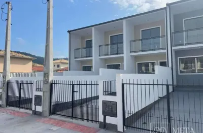 Sobrado de 2 dormitórios em forquilhas - são josé/sc