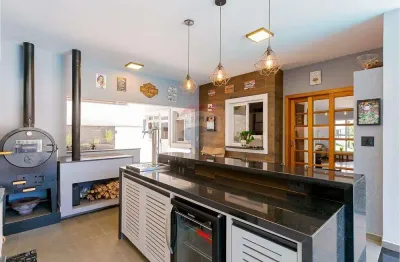 Casa em condomínio fechado com 5 quartos à venda na Rua Adolfo Werneck, 309, Uberaba, Curitiba