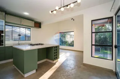 Casa em condomínio, com 120m², 3 quartos, sendo 1 suíte e 4 vagas - piraquara/pr