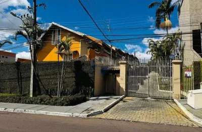 Casa em condomínio residencial esmeralda com 150m2, 3 quartos, 1 suíte, 02 vagas de garagem no bairro portão em curitiba-pr