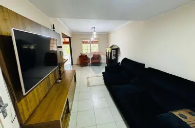 Casa em condomínio residencial esmeralda com 150m2, 3 quartos, 1 suíte, 02 vagas de garagem no bairro portão em curitiba-pr