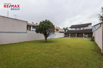 Casa com quintal, 4 quartos, vagas pra 7 carros, com 597m2 de terreno, bairro jardim das américas em curitiba pr