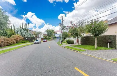 Sobrado em condomínio, 3 quartos, 1 suíte, 2 vagas, no Uberaba em Curitiba