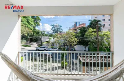 Apartamento à venda, 4 quartos (1 suíte), 1 vaga de garagem, no bairro Centro Cívico