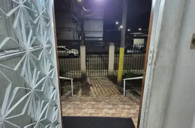 Excelente apartamento na estrada do pré esquina com avenida santa cruz