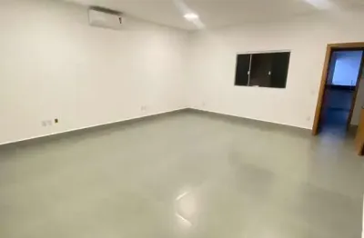 Sala comercial de 32m² para aluguel na av. josé carneiro – senador canedo