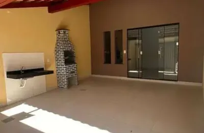Residência prado com 2q sendo 1 suíte, porcelanato e lazer diferenciado