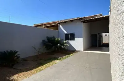 Casa para locação com 2 quartos, suíte e garagem para 2 carros